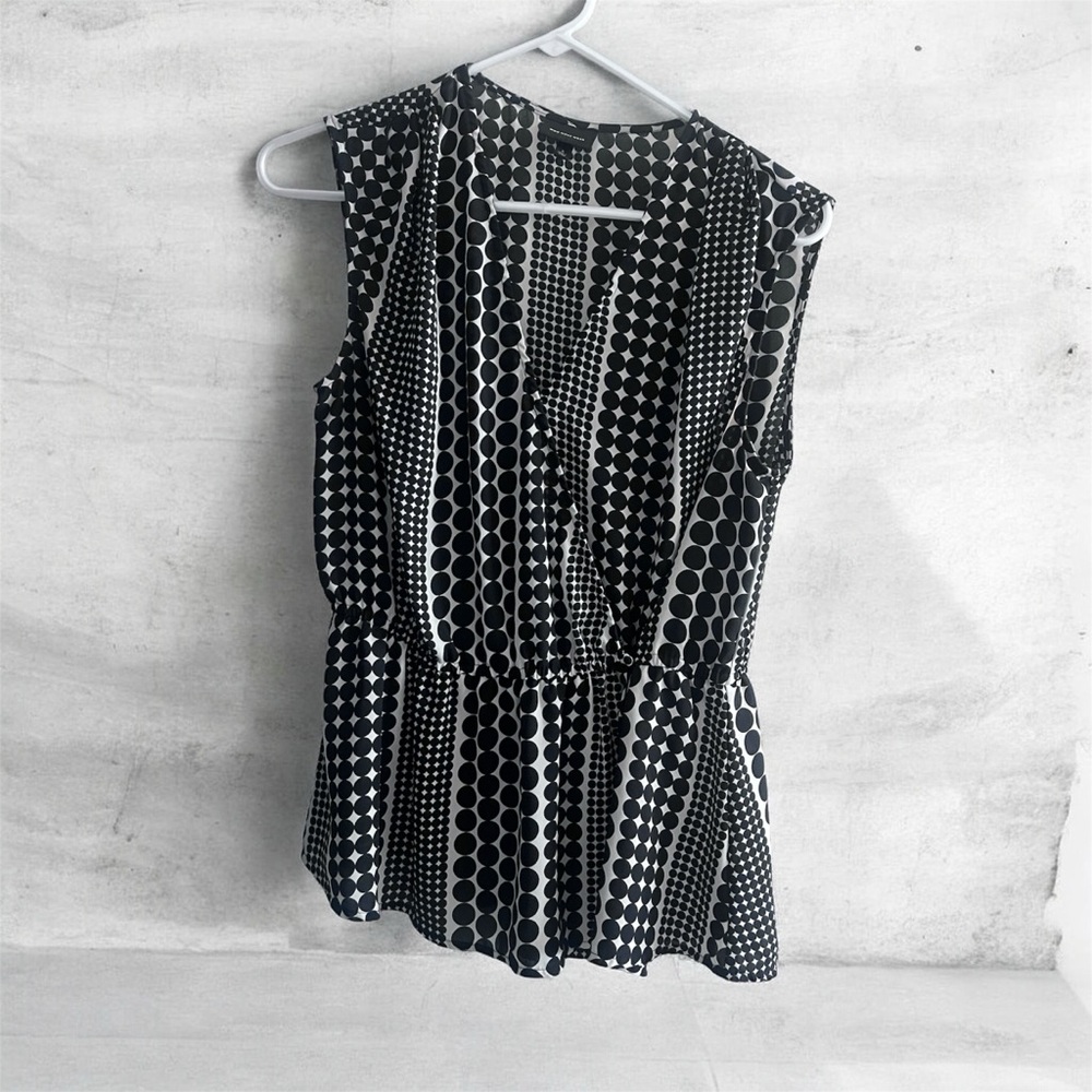 Sleeveless Black and Tan Geometric Peplum Top